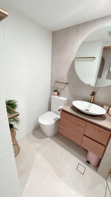 Chic Beachside Getaway 2Br 2Bath Fully Equipped Apartman Gold Coast Kültér fotó