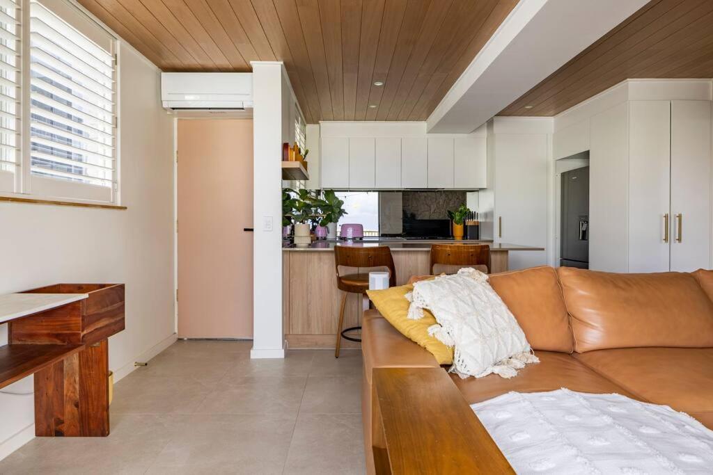 Chic Beachside Getaway 2Br 2Bath Fully Equipped Apartman Gold Coast Kültér fotó