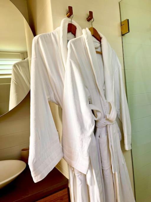 Chic Beachside Getaway 2Br 2Bath Fully Equipped Apartman Gold Coast Kültér fotó